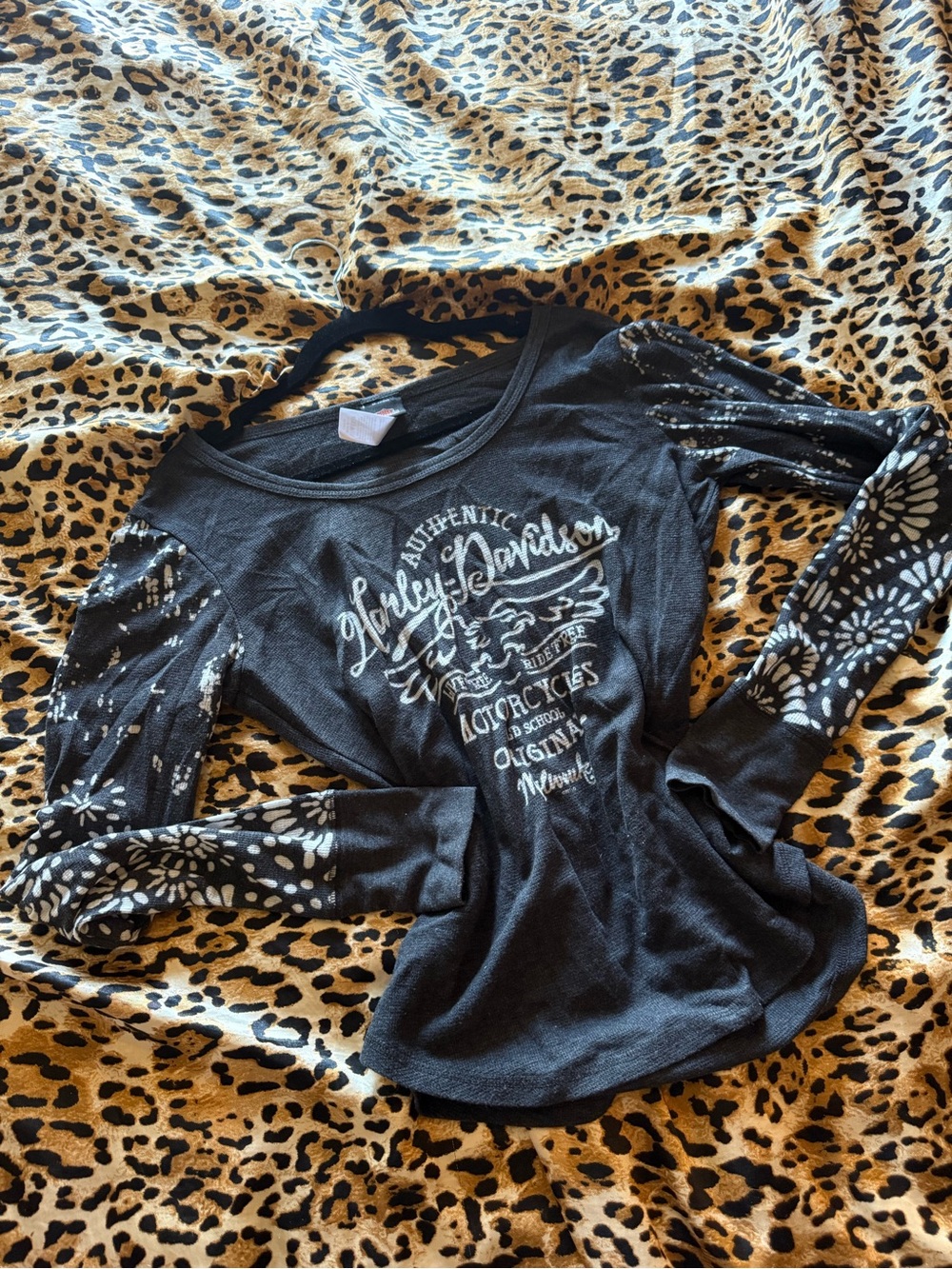 Harley-Davidson Black Long-Sleeve Tee with White Graphic and Patterned Sleeves